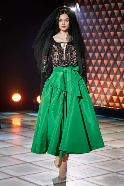 Look 11